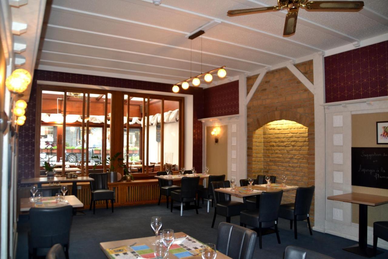 Hotel Le Limbourg Rochefort Exterior photo